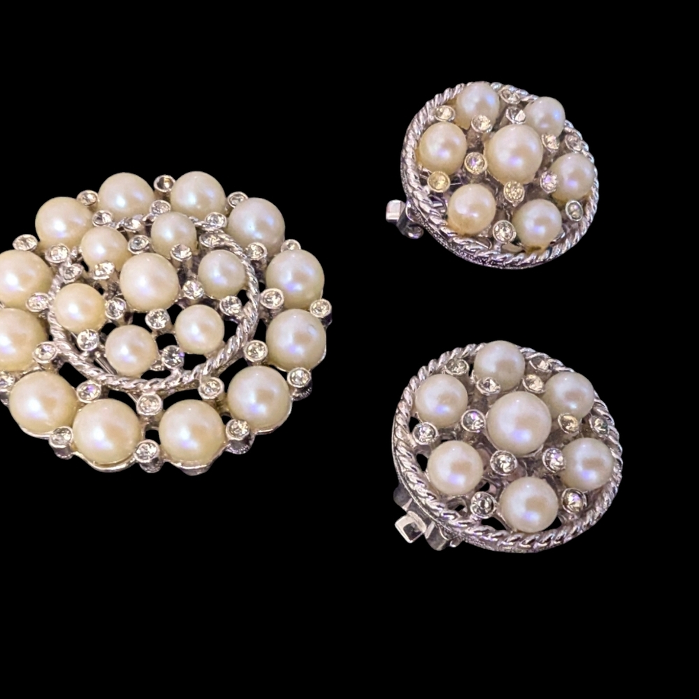Sarah Coventry Pearl Brooch and Clip Earrings.